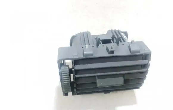 Skoda Octavia Mk1 (1U) Dash center air vent grill 1u1819702a