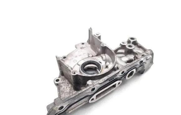 Skoda Fabia Mk3 (NJ) Oil pump 04E115105AH