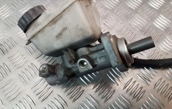 Volvo S80 Master brake cylinder 8646008