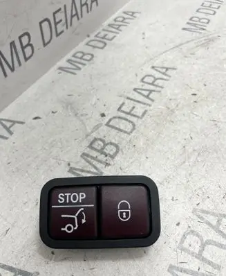 Mercedes-Benz E W212 Tailgate/boot open switch button A2128210551