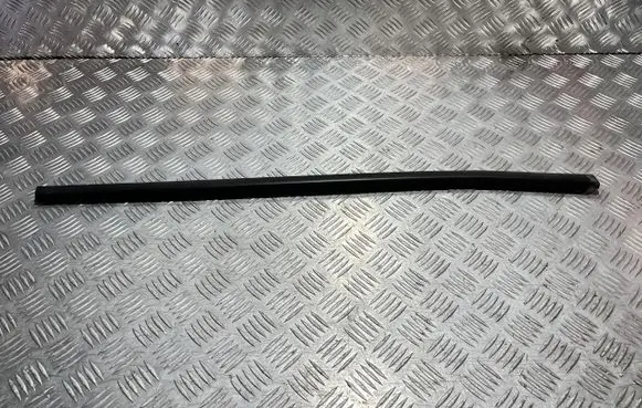 Jeep Avenger Rear door windshield rail DG19269