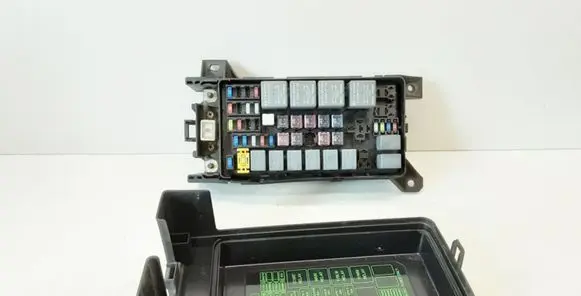 KIA Sorento Fuse module 911603E070