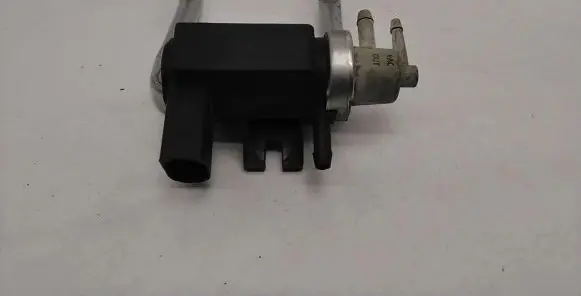 Volkswagen Golf IV Turbo solenoid valve 1J0906627A 02T049 72290325