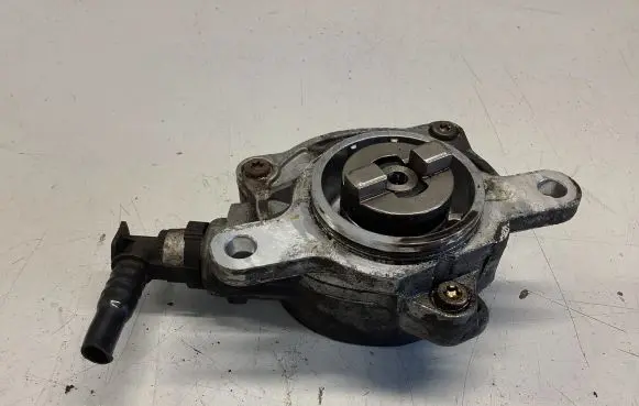 Renault Master II Vacuum pump 8200102535