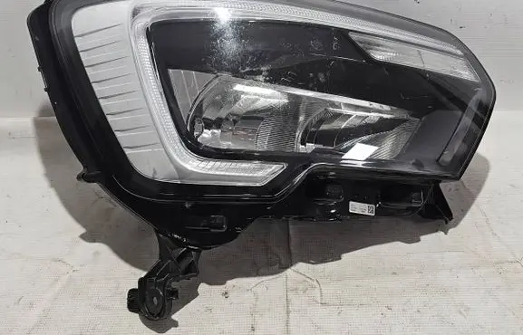Renault Master III Headlight/headlamp 260105567R
