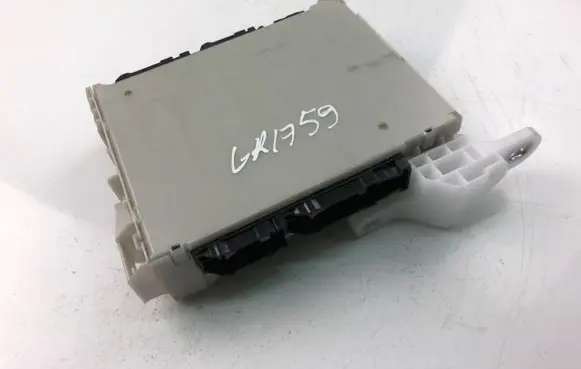 Toyota Corolla E120 E130 Other control units/modules 8273002P80