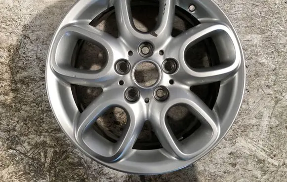 R16 alloy rim
