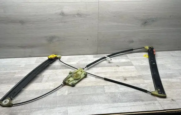Audi A6 S6 C6 4F Front door electric window regulator 
