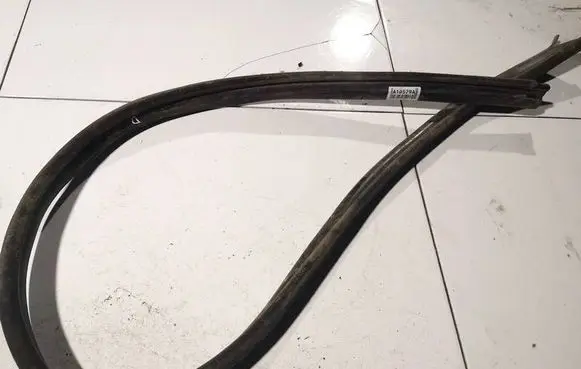 Volkswagen Golf IV Rubber seal front coupe door 
