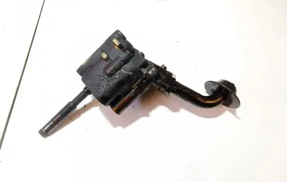 Volkswagen Golf III Oil pump 026115153a