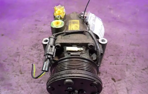 Ford Fiesta Air conditioning (A/C) compressor (pump) 2S6H19D629AB