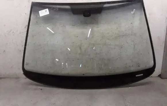 Volkswagen PASSAT B6 Front windscreen/windshield window