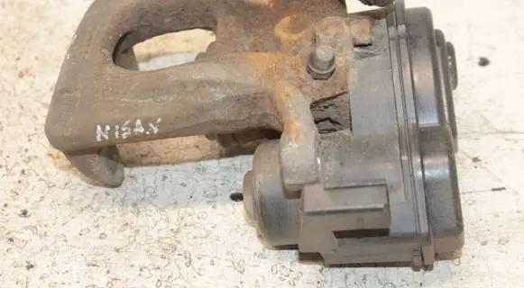 Nissan Qashqai Rear brake caliper