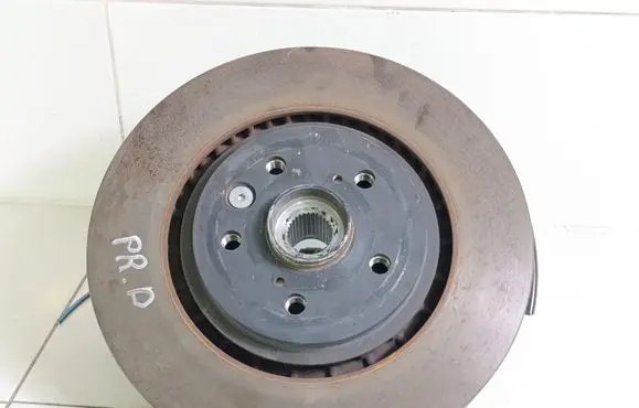 Toyota bZ4X Front wheel hub spindle knuckle FA33R