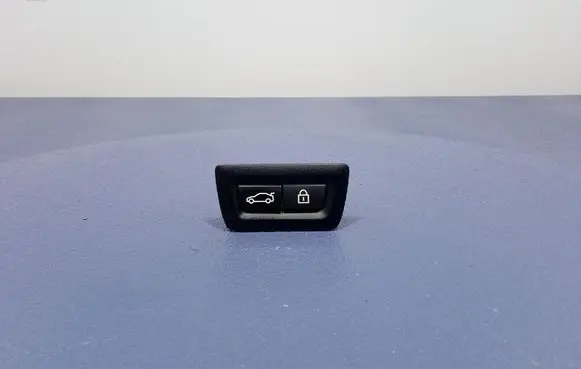 BMW M3 F80 Tailgate opening switch 9275121
