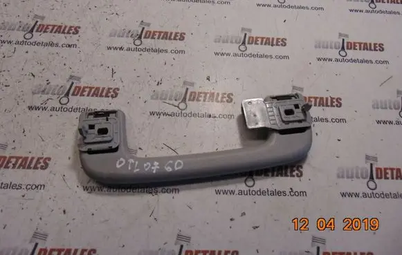Mitsubishi Outlander Rear interior roof grab handle