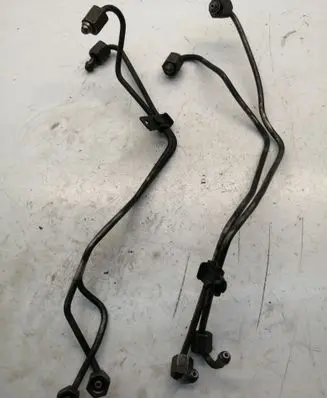 Fuel injector supply line/pipe