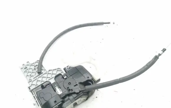 KIA Sportage Front door lock 8131030020