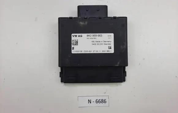 Audi A3 S3 8P Voltage converter/converter module 8K0959663
