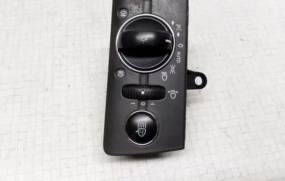 Mercedes-Benz E W211 Light switch 2115451004