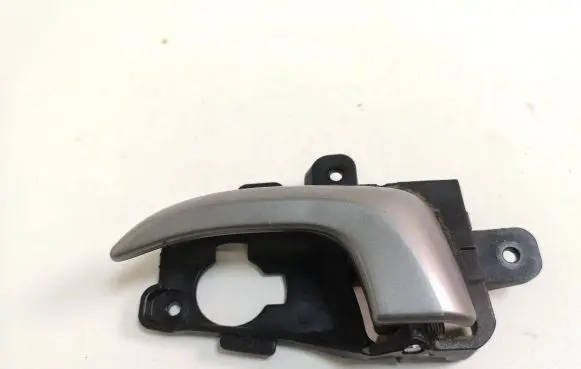 Hyundai i30 Front door interior handle 82613GD000