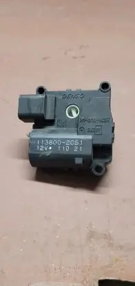 Toyota Corolla Verso E121 Air flap motor/actuator 1138002051