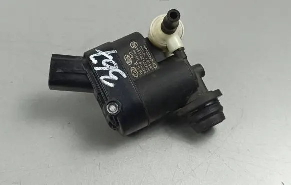KIA Telluride Windscreen/windshield washer pump 985102W500