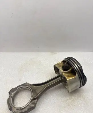 BMW X5M F85 Piston with connecting rod 784323705