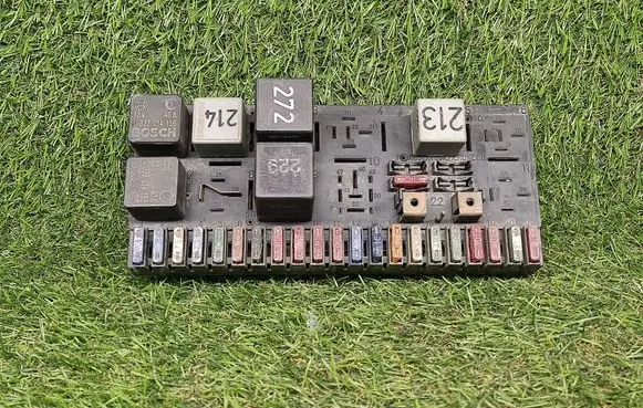 Audi 100 200 5000 C3 Fuse module 443941822A