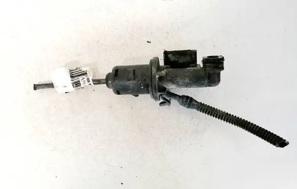 Volkswagen PASSAT B6 Clutch master cylinder 3c0721388b