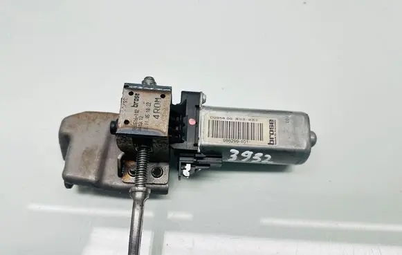 Mercedes-Benz B W245 Seat adjustment motor 986299101 281005082531