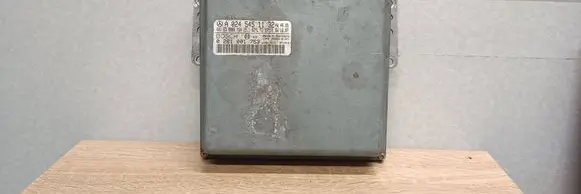 Mercedes-Benz E W210 Engine control unit/module ECU A0245451132 28SA3372 0281001753