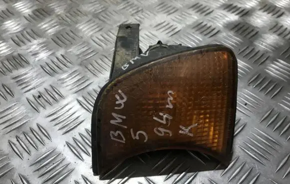 BMW 5 E34 Front indicator light 155243 1384033