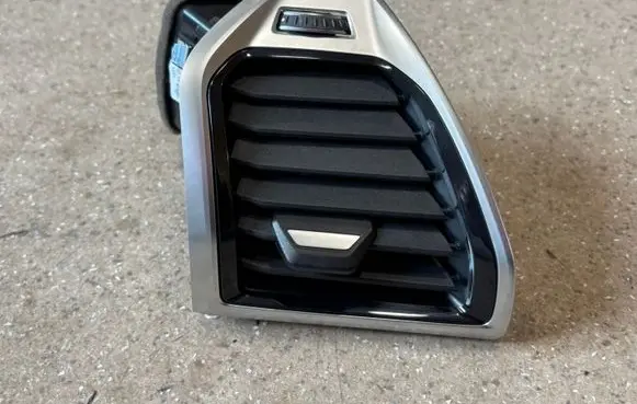 BMW 8 G15 Dashboard side air vent grill/cover trim 6805806