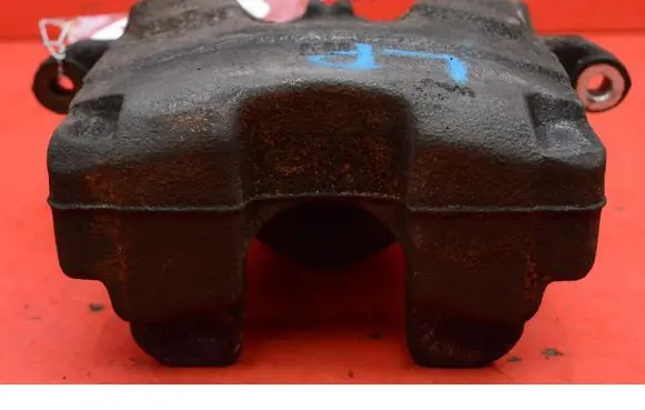 Opel Mokka X Front brake caliper 