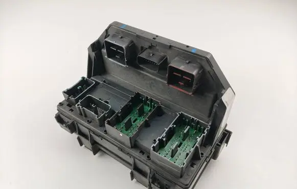 Chrysler Grand Voyager V Fuse module 04692299AG