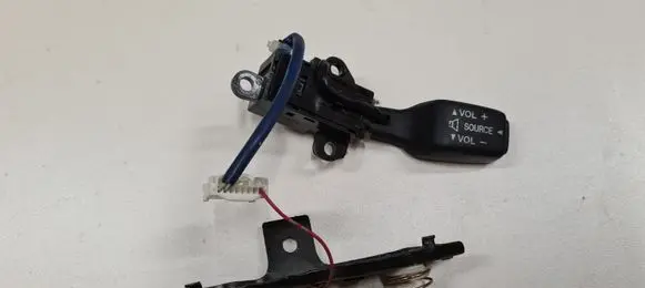 Mazda MPV Sound control switch 1751Z33