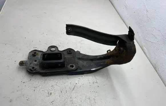 Mercedes-Benz CLS C219 Radiator support slam panel bracket 
