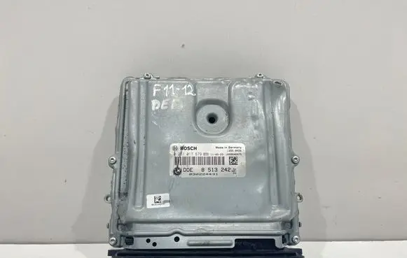 BMW 5 F10 F11 Engine control unit/module 0281017679 8513242