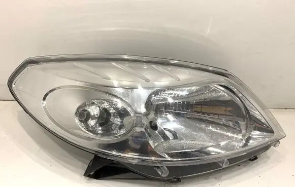 Dacia Sandero Headlight/headlamp
