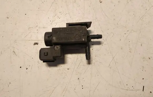Volvo V70 Vacuum valve 72224010