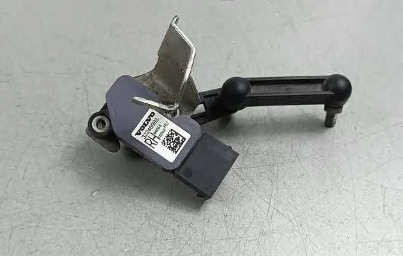 Volvo XC90 Air suspension front height level sensor 32246992 A426S