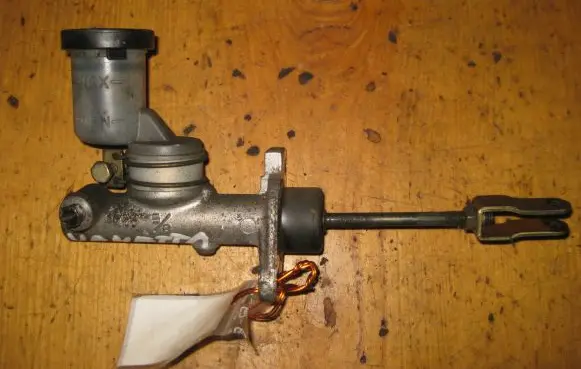 Nissan Vanette Clutch master cylinder