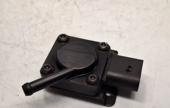 BMW X6 E71 Exhaust gas pressure sensor 13627804862 13627797517