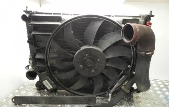 Mercedes-Benz EQC Coolant radiator A1645002000 VD13129