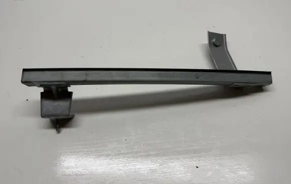 Ford Mustang VI Front door coupe window/glass frame FR3B63263A20