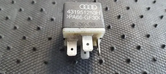 Volkswagen PASSAT B5 Other relay 431951253H