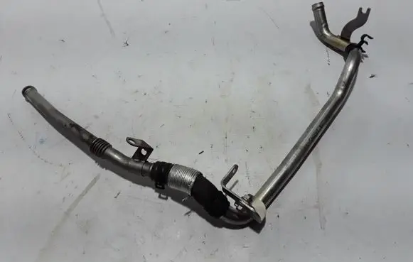 Coolant pipe/hose