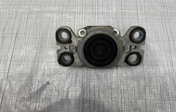 Land Rover Range Rover Evoque L538 Engine mount vacuum valve BJ32-7M121-AC
