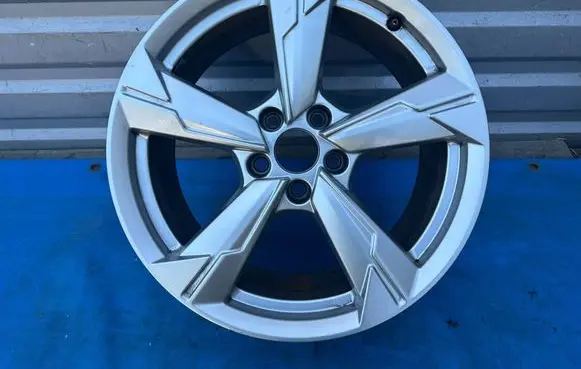 Audi A6 S6 C8 4K R18 alloy rim 4K0601025D